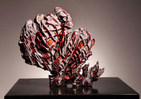 Jennifer-Brazelton-ceramic-sculptural-art Jennifer-Brazelton-abstract ceramic-sculpture in red and white