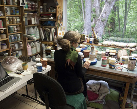 475px-379px-Jenny-Mendes-(and-dog) Jenny-Mendes-(and-dog)