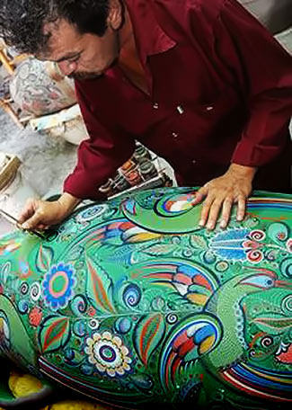 325px-456px-Jesus-Alvarez,-Tonala-pottery.jpg Jesus-Alvarez,-Tonala-pottery