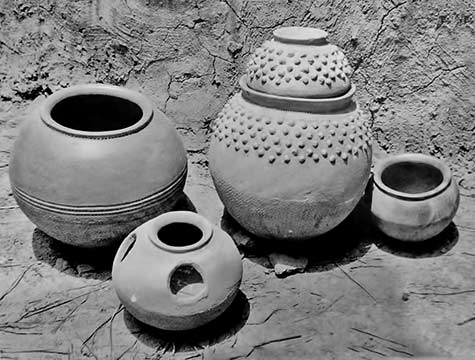 Jidaga-(water-jar).-Sheminfaga-(chicken-watering-pot).-Bamadaga-('crocodile'medicine-pot;-raised-nodules-warn-people-not-to-touch-it).-Nadaga-(small-sauce-pot)