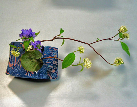 Ikebana-flower-arrangement Jiyuka-(freestyle) ikebana