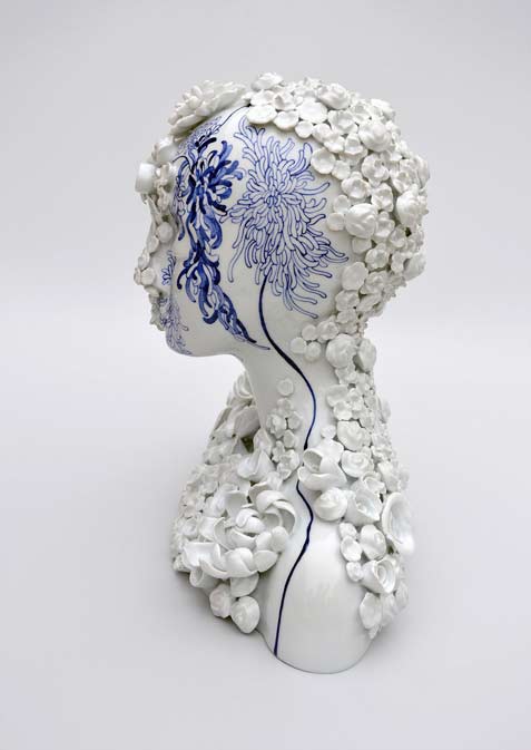 juliette-clovis-creates-remarkable-porcelain-female-forms