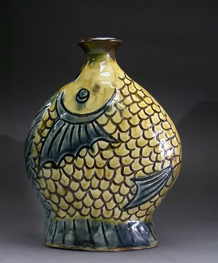 437px-525px-Kinjo-Toshio.jpg Kinjo Toshio fish ceramic bottle