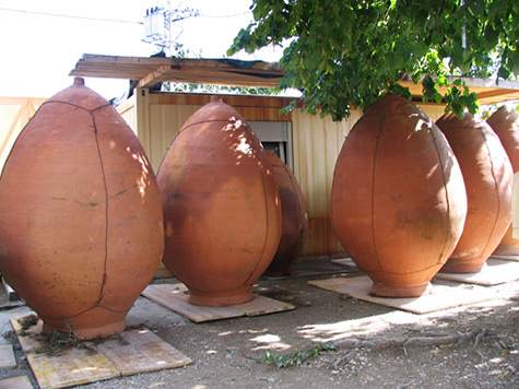 kvevri-pots-475x356 Georgia kvevri pots drying