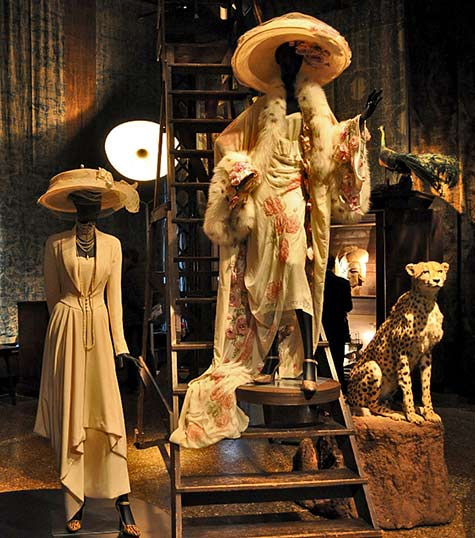 La-Divina-Marchesa-exhibition-at-Palazzo-Fortuny,-Venice--- La-Divina-Marchesa-exhibition-at-Palazzo-Fortuny,-Venice---ceramic leopard and dressed mannequins