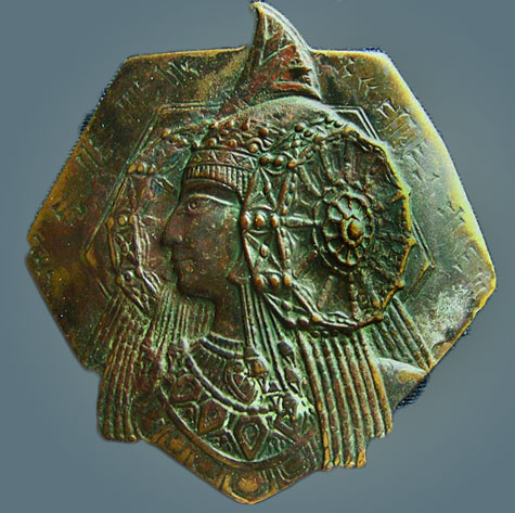 Lady-of-Elche-medallion Lady-of-Elche-bronze-plate-find-in-Utah,-USA--