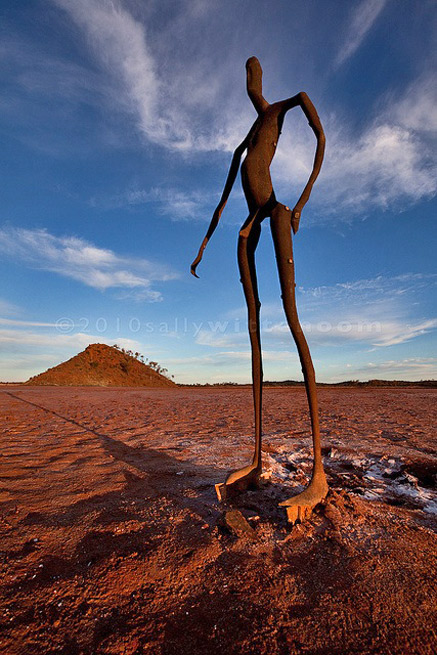 Anthony-Gormley-outdoor-sculpture Lake-Ballard-Sculpture-by-Anthony-Gormley