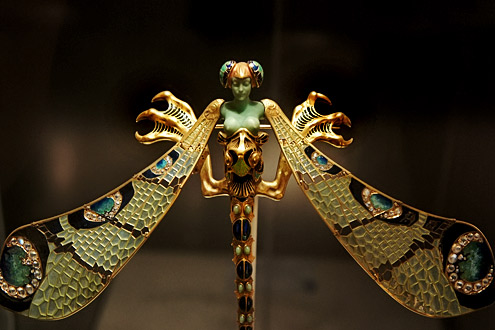 dragonfly -brooch-lalique495-330 Rene Lalique-dragonfly-brooch Gold with green enamel and emerald stones