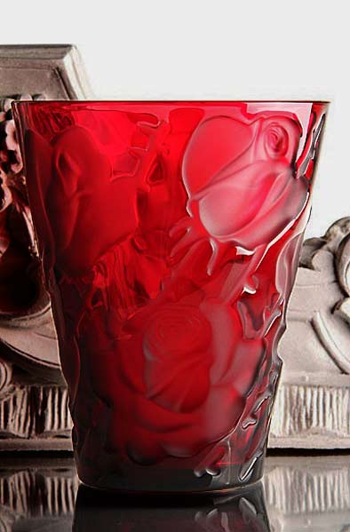 Lalique-french-design-vase Lalique-Rouge-Ispahan-Vase red vase with rose motifs