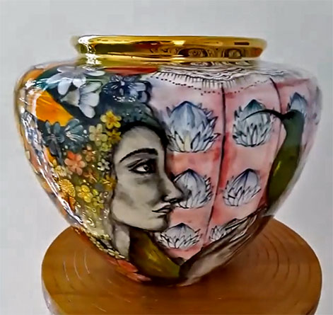 Lee-Hensberg---freakalee-ceramics=-= Lee-Hensberg hand paintd vase--freakalee-ceramics