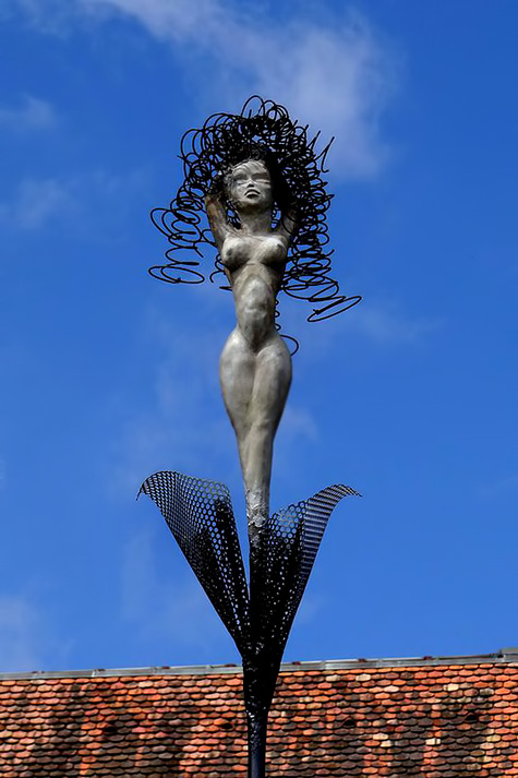 les-dames-vertes-sculpture-de-deny-lavoyer-475x713 Les dames vertes sculpture de Deny Lavoyer-à-la-Petite-Pierre-(Parc-Naturel-Régional-des-Vosges-du-Nord)