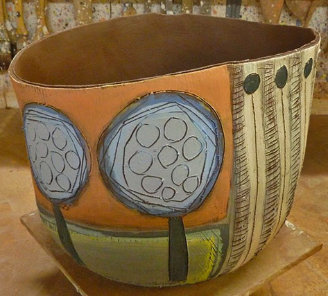 Linda-Styles-uk-ceramics Linda Styles uk-abstract motif vessel