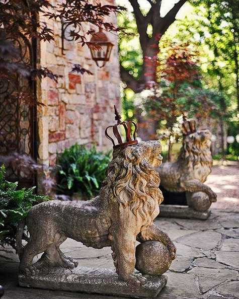 guardian-lion-sculptures lion-statuary - crowned guardian lion statues