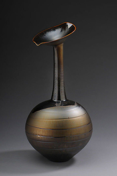 gold-glaze-lotus-vase-miyamura-473x712 Lotus'-vase,-gold-glaze,-Porcelain,-22-x-11.5-x-11