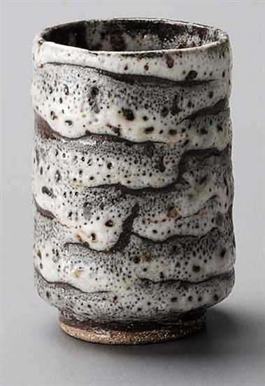 Lucie-Rie-379x551 Lucie Rie