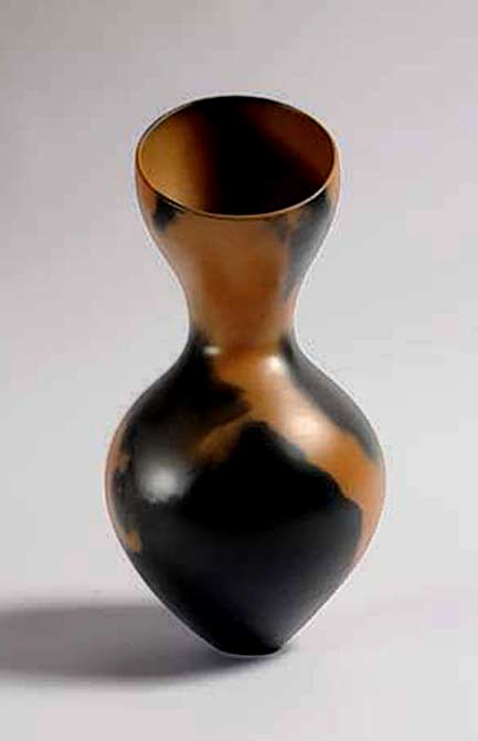 magdelene-odundo-reduction-fired-ceramics magdelene-odundo black and tan African pottery
