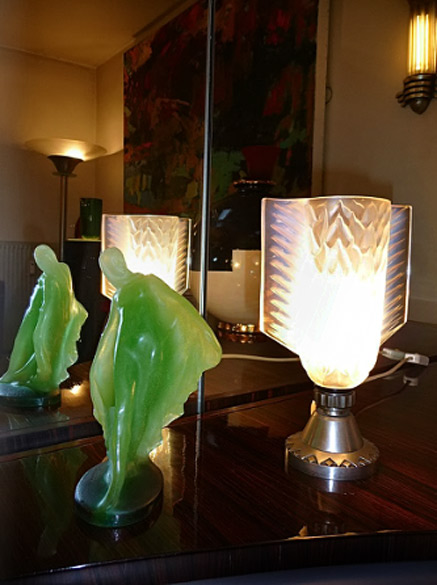 Makassar-Gallery--art-deco-art Makassar-Gallery--Art Deco lamp and green figurine
