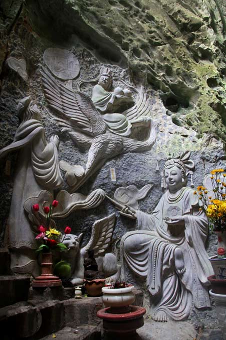 Marble-Mountains--Vietnam---Ngũ-Hành-Sơn---Five-elements-mountains--