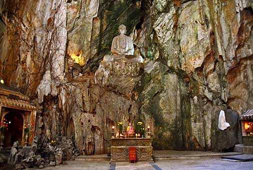 Mountain-Buddha-cave Buddhist cave temple - Marble-Mountains,-Vietnam---Ngũ-Hành-Sơn---Five-elements-mountains