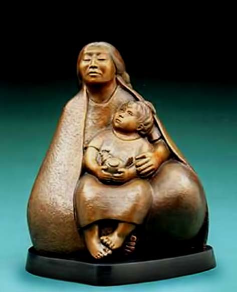 Martha-Pettigrew---Artists---Manitou-Galleries-la-Familia Martha-Pettigrew mother holding child statue