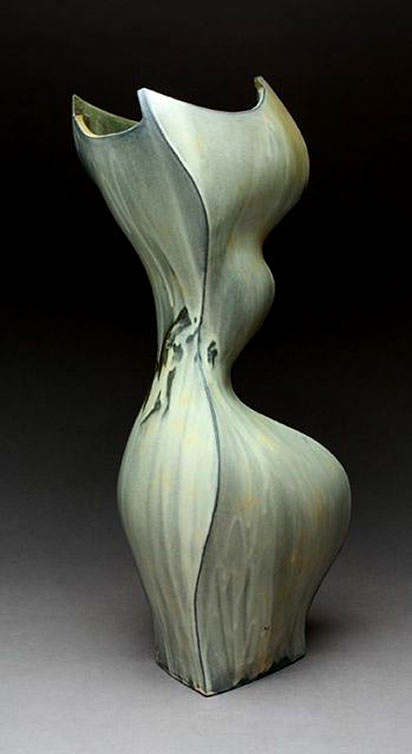 Matt-Kelleher-(American,-North-Carolina) Matt Kelleher sculptural vessel