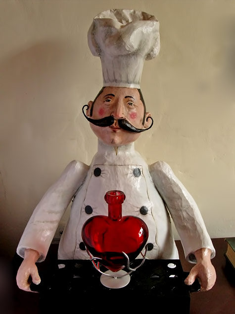 Mauricio-Perez-chef Mauricio-Perez-papier-mache-chef