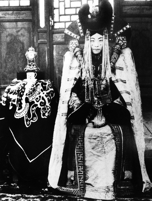mongolian-princess-full-regalia-491x652 Mongolian-Princess in traditional costume