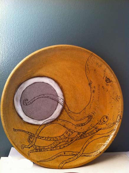 Monica-Pharr-octopus=-plate Monica-Pharr octopus round plate