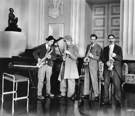 Monkey-Business---Marx-Brothers---1925 Monkey-Business---Marx-Brothers playing saxaphones