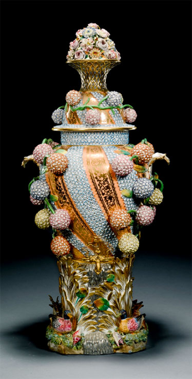 monumental-Jacob-Petit-porcelain-sherbetlik Monumental Jacob Petit porcelain sherbetlik made for the Ottoman market, France, 19th century