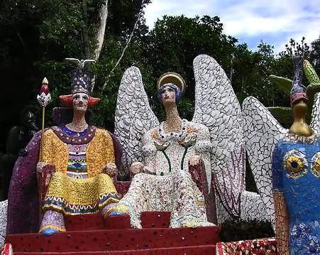 mosaic-sculpture-park-451x359 Mosaic Sculpture Park -NZ Statue of King with Angel