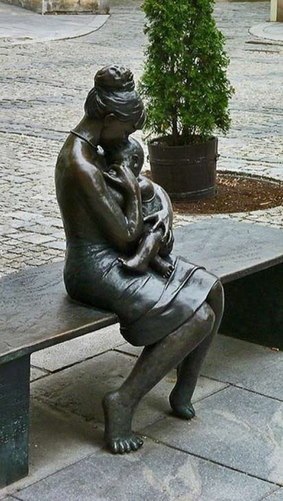 Mother-And-Child-,Olomouc,-Czech-Republic-… Mother-And-Child-street sculpture,Olomouc,-Czech-Republic