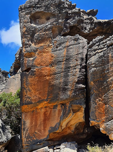 Mount-Wudjub-Guyun-(Hollow-Mountain)-–-Gariwerd--- Mount Wudjub Guyun (Hollow Mountain)-–-Gariwerd