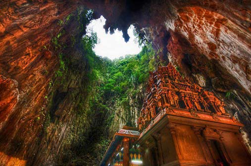 temple-deep-in-the-caves-of-borneo mysterious-temple-deep-in-the-caves-of-borneo-indonesia