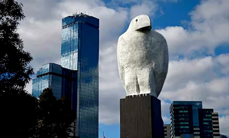 belwildered-bunjil-gets-the-bounce 473px-286px-No-room-for-Bunjil-in-Docklands -