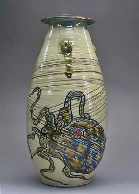 Japanese-ceramic-octopus vase Octopus vase -Suzuki Miyagi