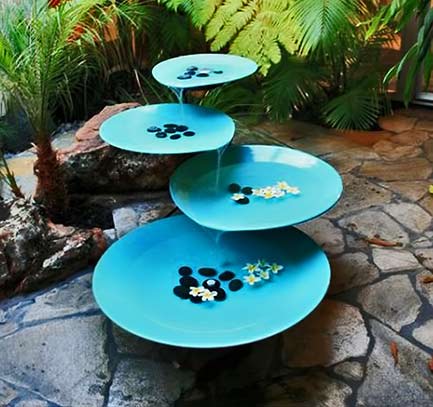 Outdoor-Water-Features turquoise fountain with cascading discs
