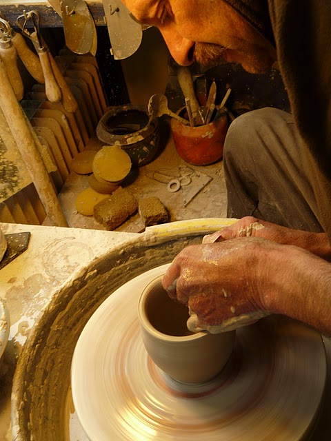 pottery-throwing-Philippe-Buraud la porte du soleil workshop - Phillipe - French raku potter on the pottery wheel