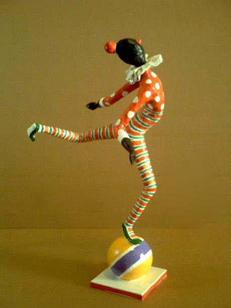 Papel-pra-toda-Obra-girl-on--ball Papel pra toda Obra -- girl balancing on ball