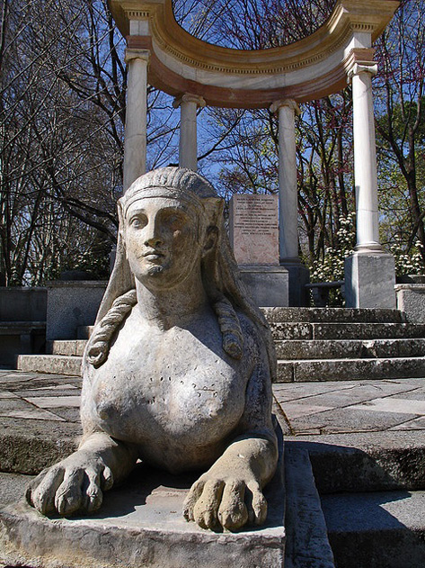egyptian-sphinx-garden-statue Outdoor Sphinx statue Parque del Capricho.-Madrid