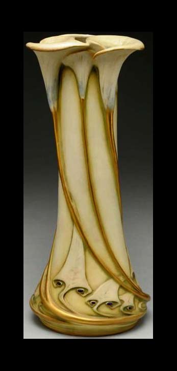Paul-Dachsel-Calla-Lily-Vase Paul-Dachsel---Calla-Lily-Vase.-Glazed-&-Gilt-Pottery.-Turn-Teplitz,-Austria.-Circa-1906.-14