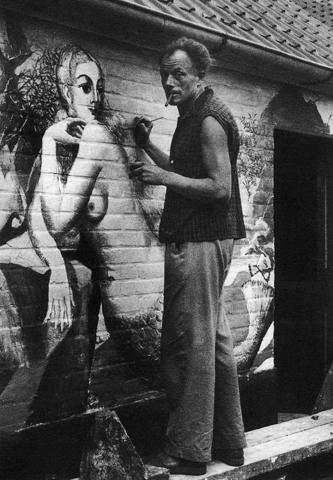 Paul-Delvaux-painting-mermaid Paul-Delvaux-painting-mermaids-on-the-walls-of-the-house-of-his-friend-Georges-Grard-in-1949.