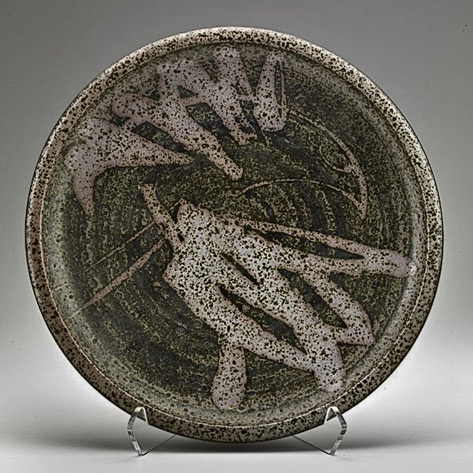 Voulkos-stoneware-charger Peter-Voulkos---Glazed-stoneware-charger