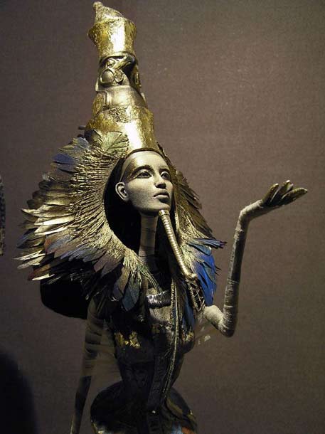 Popovy-Sisters-nephritis Popovy-Sisters nephritis figure sculpture