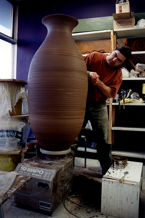 potter-Pat-Jaffray.big-pot-throwing Pat Jaffray.big-pot-throwing