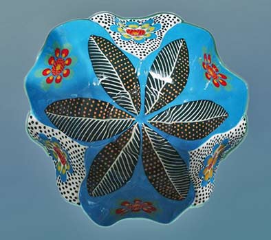 potterseed-curvy-bowl potterseed-curvy-blur bowl with large leaf motif