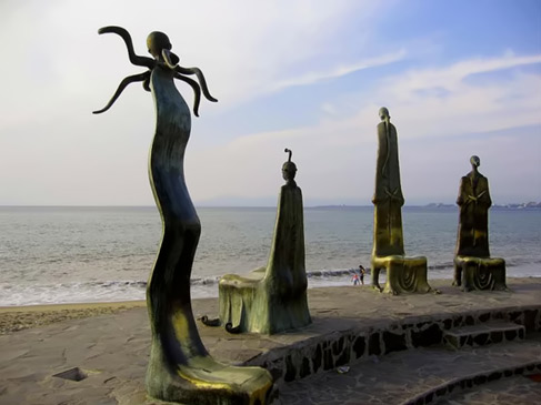 puerto-vallarta-sculptures-487x365