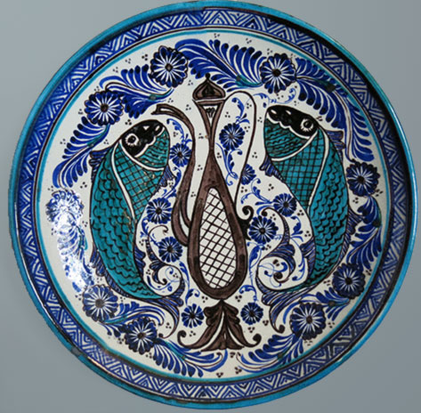Rustam Usmanov, Uzbek plate Plate with twin fish motif -- Rustam Usmanov, Rishtan, Uzbekistan