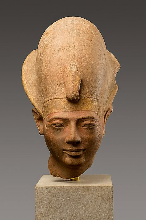 head-of-king-amenmesse-473x709 Quartzite-head-of-king-Amenmesse-He-is-wearing-the-blue-crown-of-Egypt