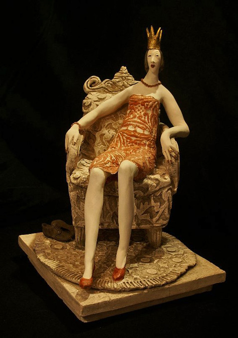 reign-de-la-Maison-SallyHook queen_largeReign-de-la-Maison-30-cm-tall